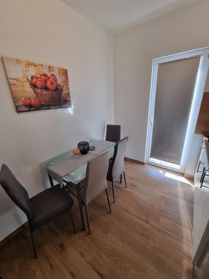 Apartments Lili Biograd Na Moru Eksteriør bilde